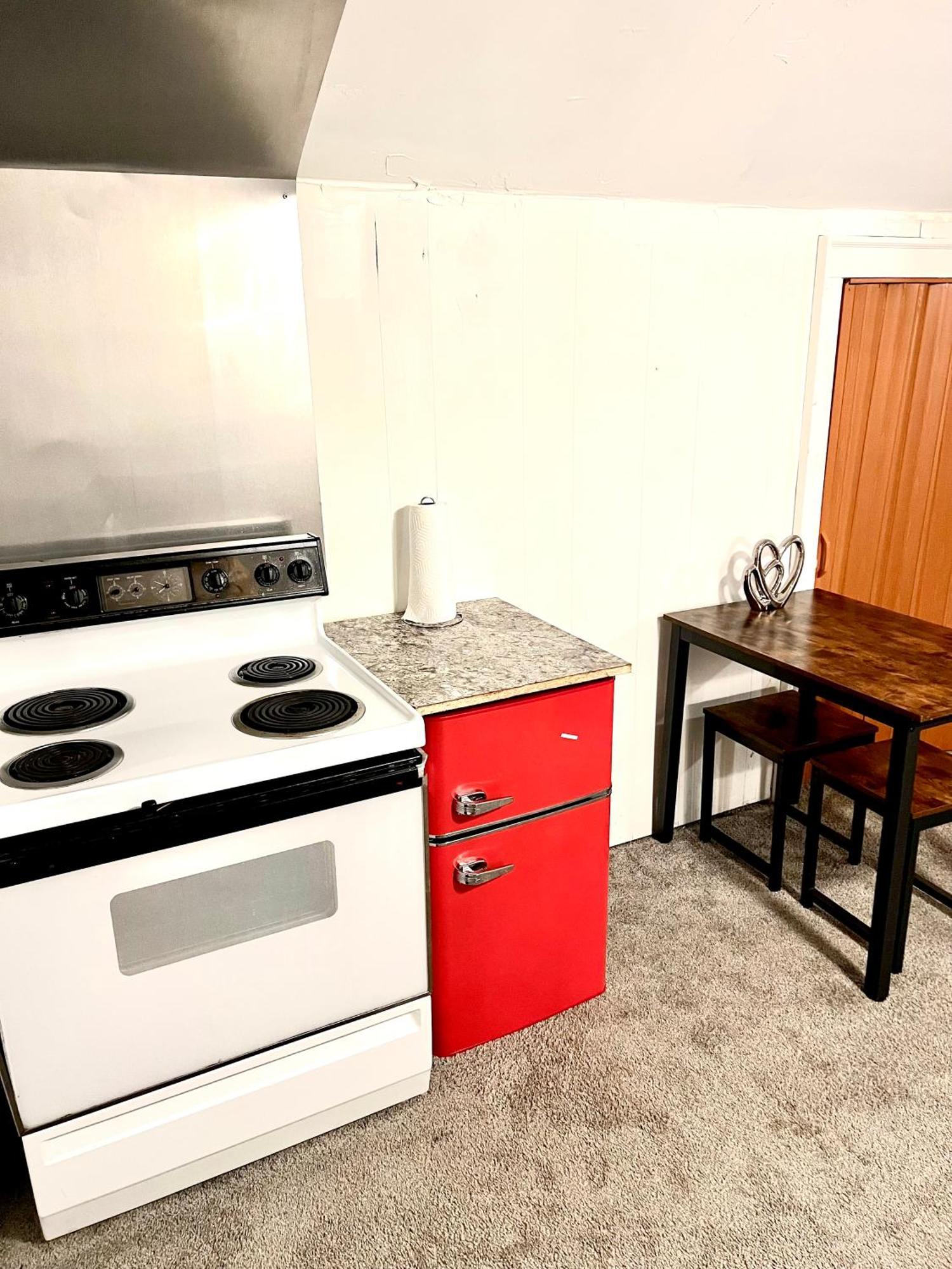 Two Bedroom Villa Studio With Fireplace & Living Room Детройт Екстериор снимка